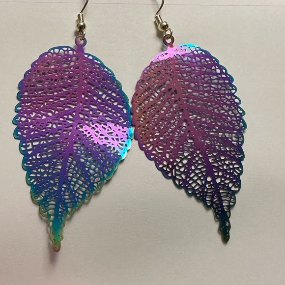 Rainbow leaf earrings handmade light metal - Picture 5 of 5